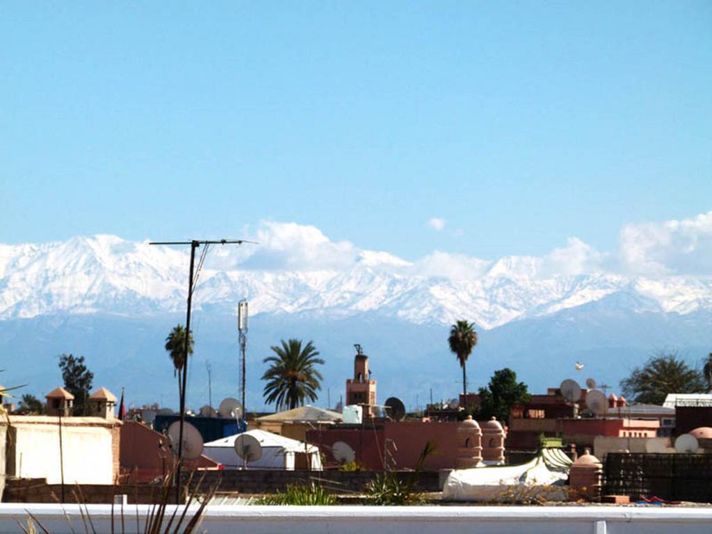 Готель Riad Palais Des Princesses & Spa Марракеш Екстер'єр фото View of the Atlas Mountains from Marrakech