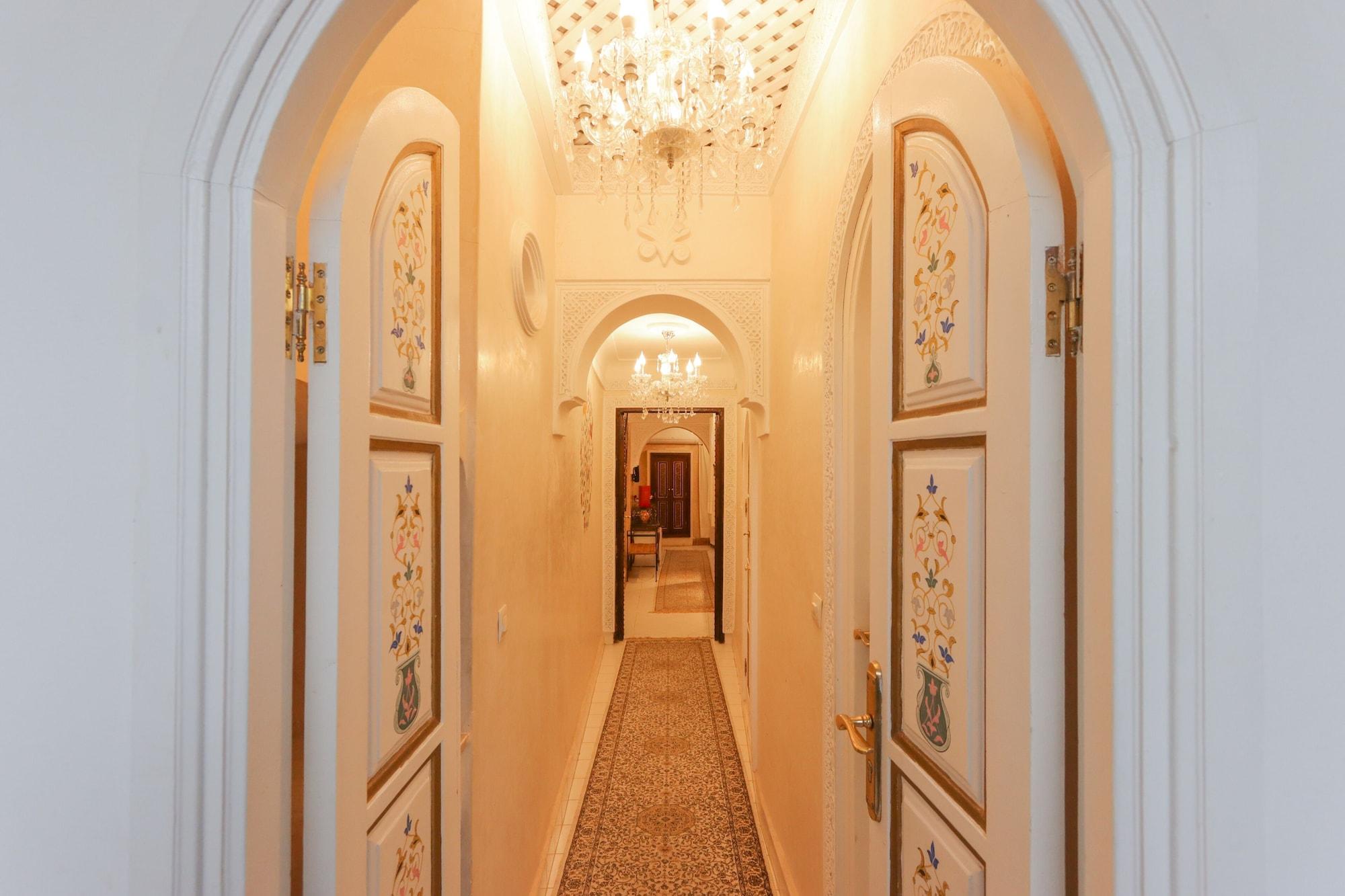 Готель Riad Palais Des Princesses & Spa Марракеш Екстер'єр фото A corridor at the hotel