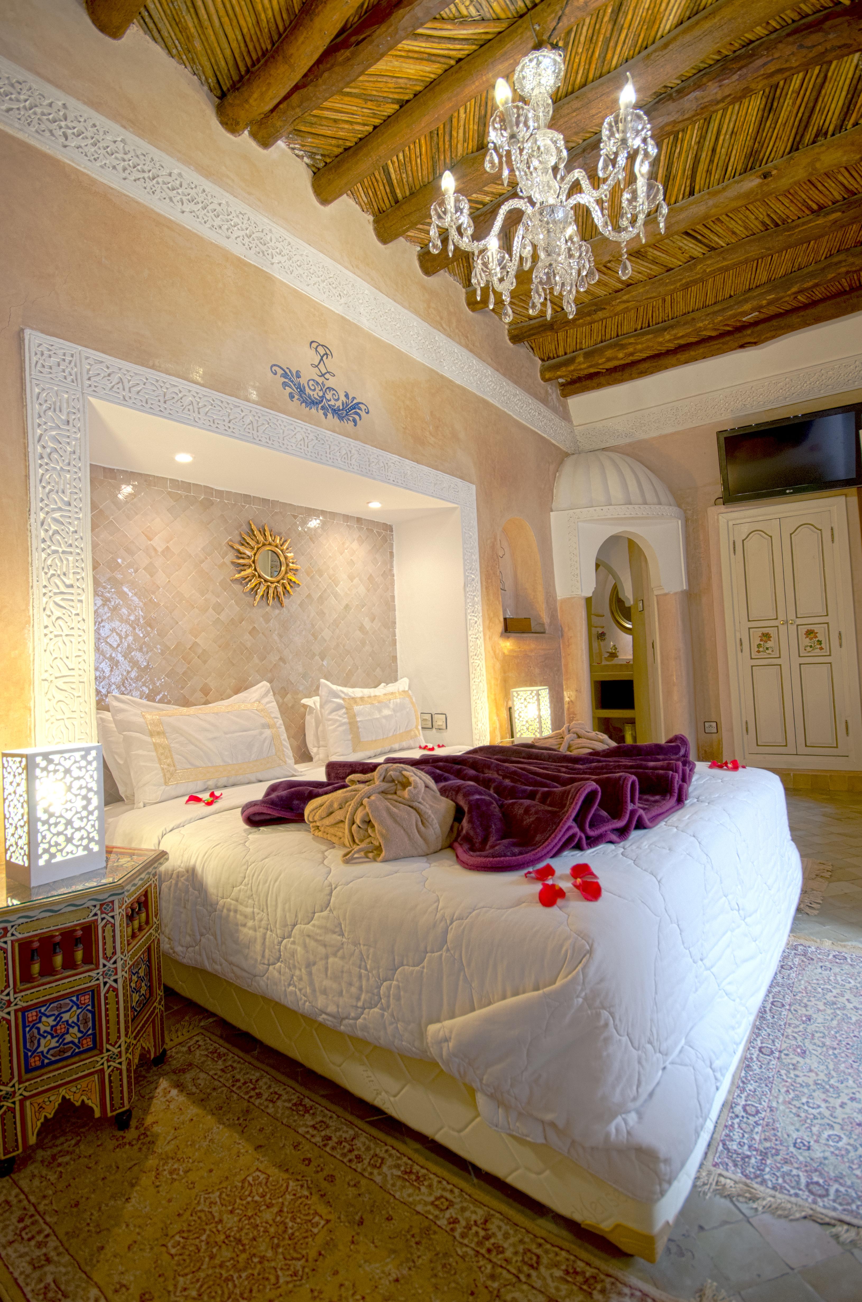 Готель Riad Palais Des Princesses & Spa Марракеш Екстер'єр фото A bedroom in a Moroccan riad